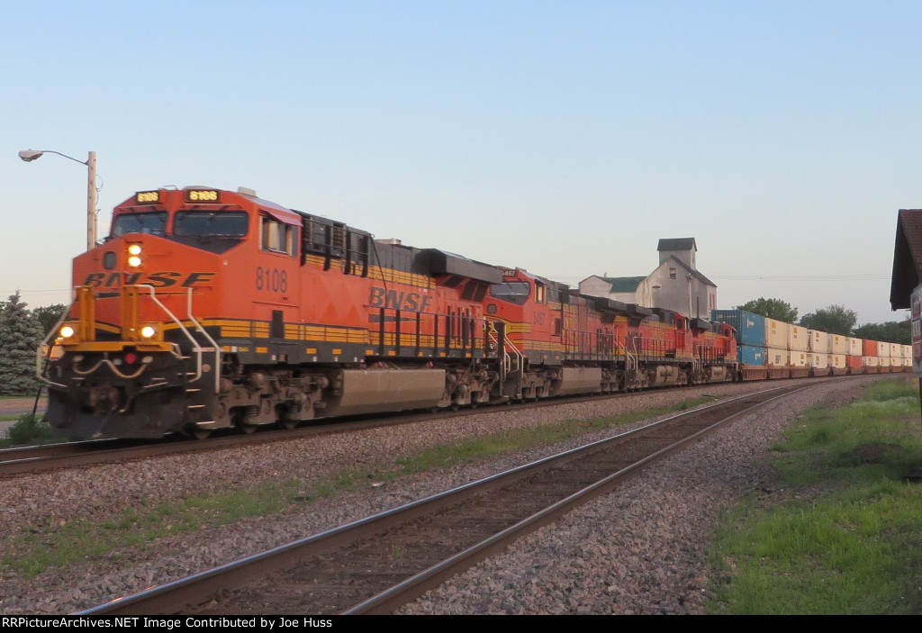 BNSF 8108 East